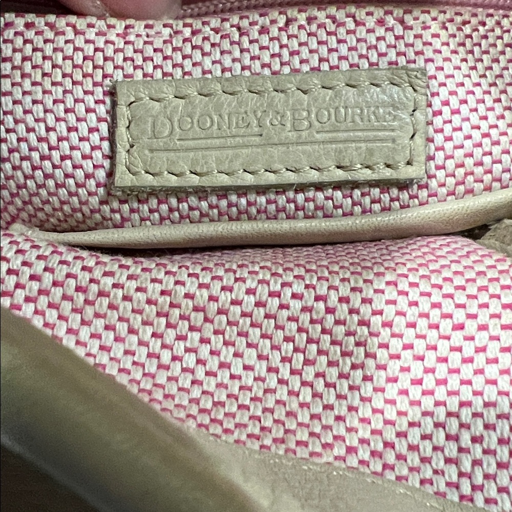 Dooney & Bourke Cream Leather Shoulder Bag - Picture 14 of 16